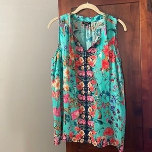 Tolani silk top size small new with out tags